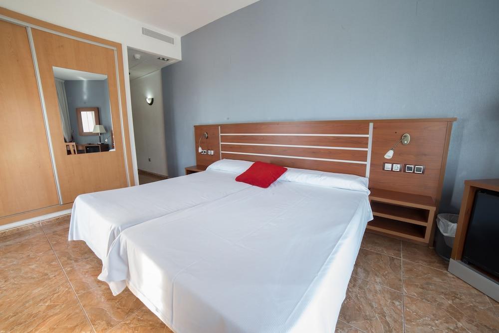 La Familia Gallo Rojo Hotel 4*
