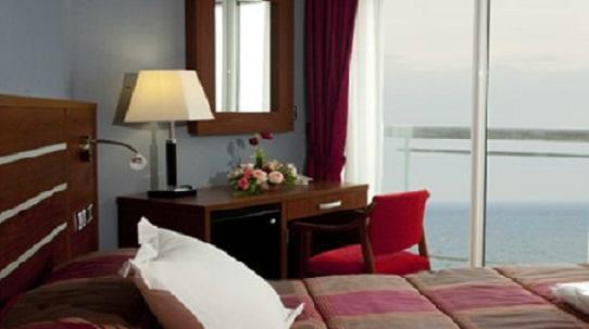 La Familia Gallo Rojo Hotel