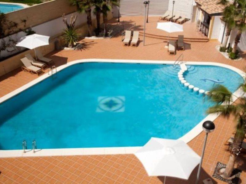 La Familia Gallo Rojo Hotel El Campello