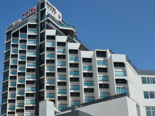 La Familia Gallo Rojo Hotel El Campello